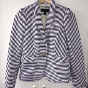 J crew women’s blazer. Size:2